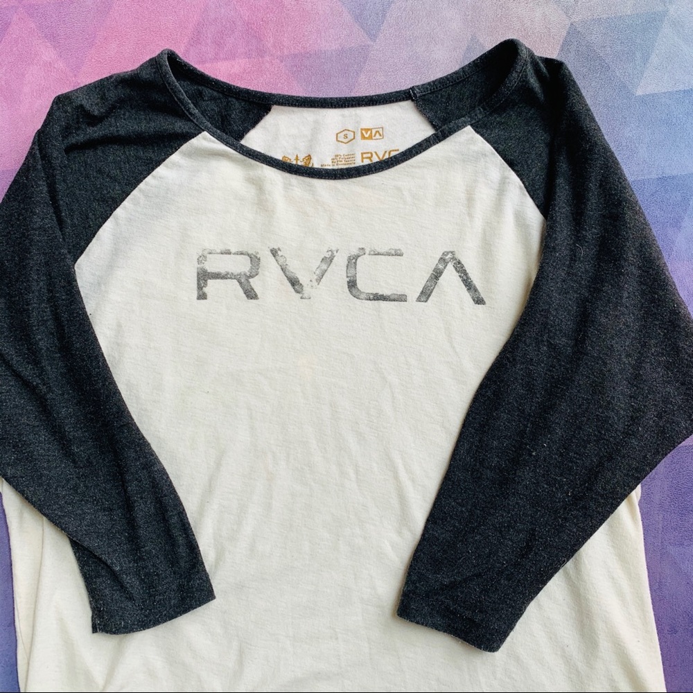 👚 RVCA BASEBALL RAGLAN SHIRT. URBAN OUTFITTERS